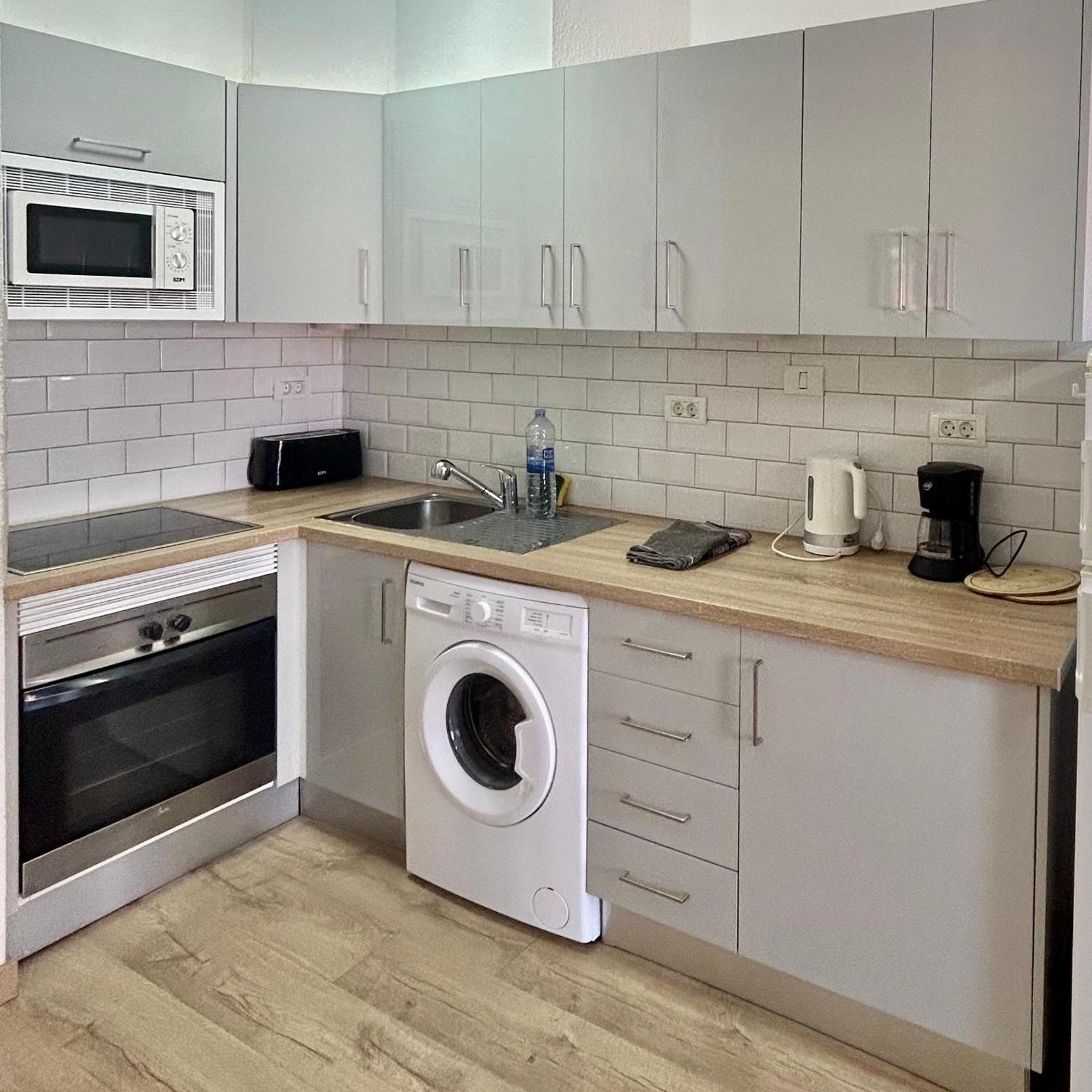 Lovely 1 Bed Apartment In Castle Harbour C108 Los Cristianos  Ngoại thất bức ảnh